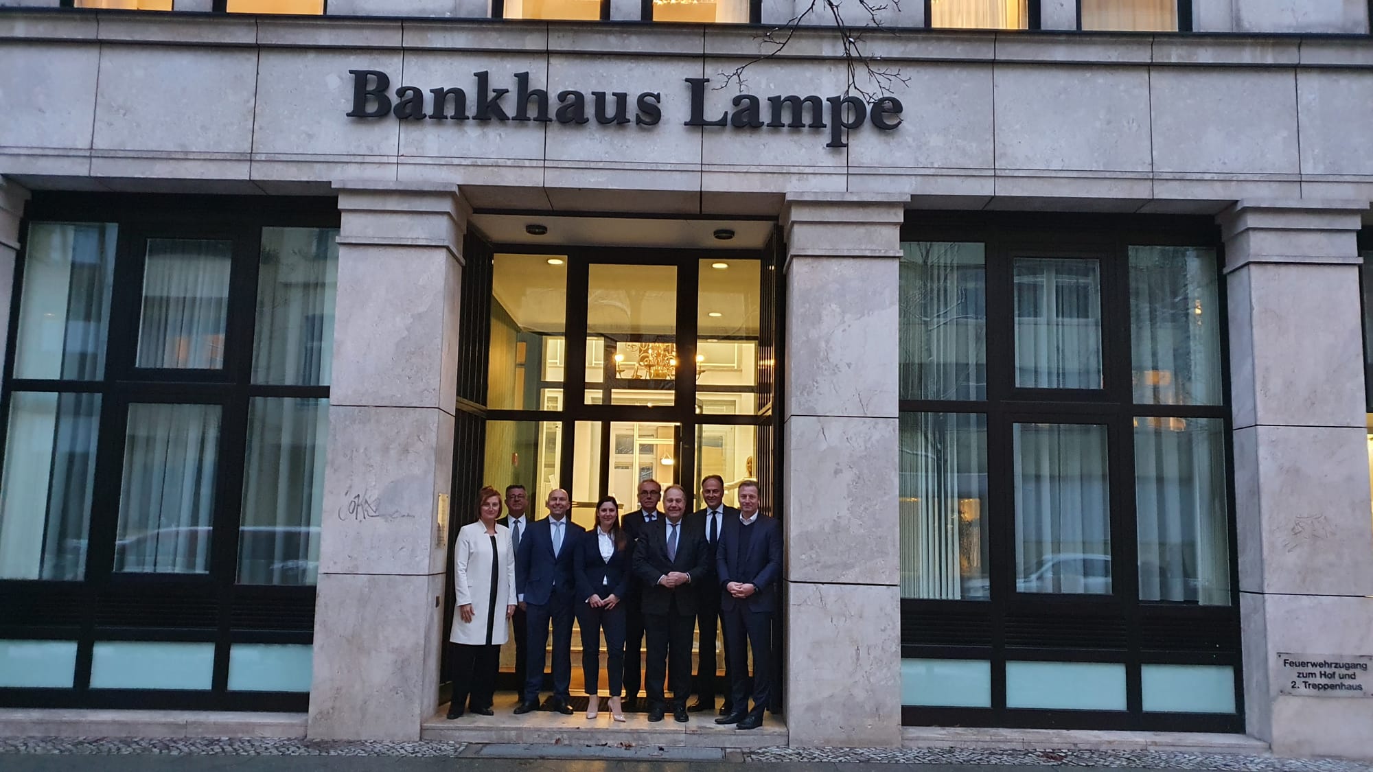 ABN Amro schluckt Hauck Aufhäuser Lampe!