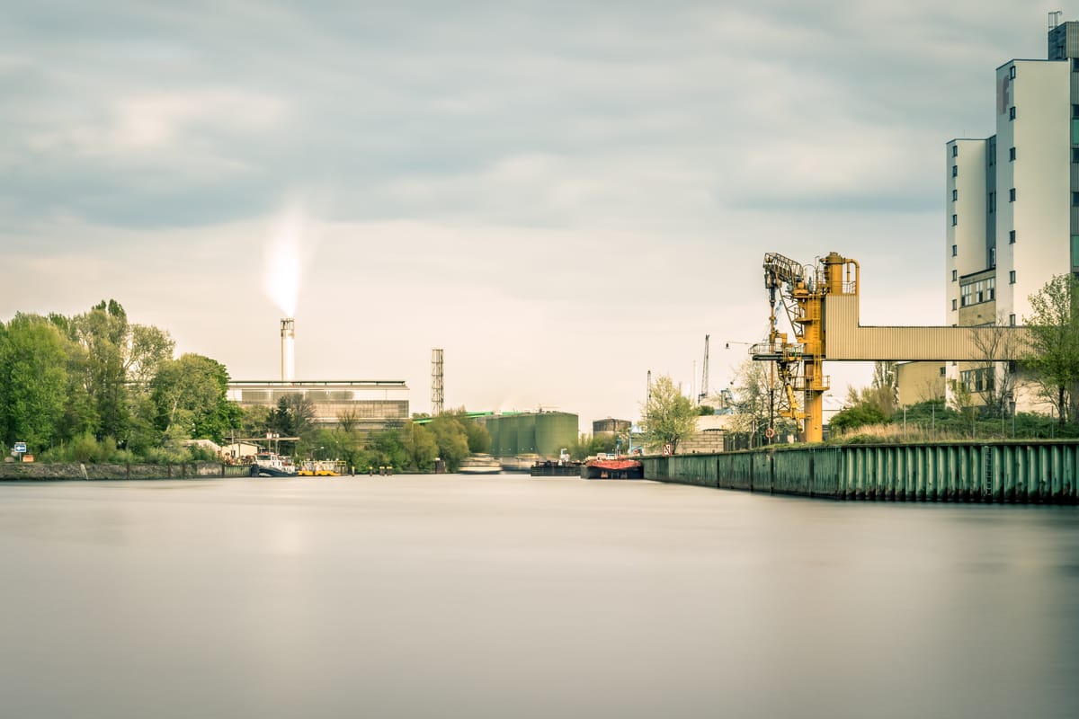 Deutsche Industrieproduktion sinkt überraschend: Herausforderungen für die Wirtschaft