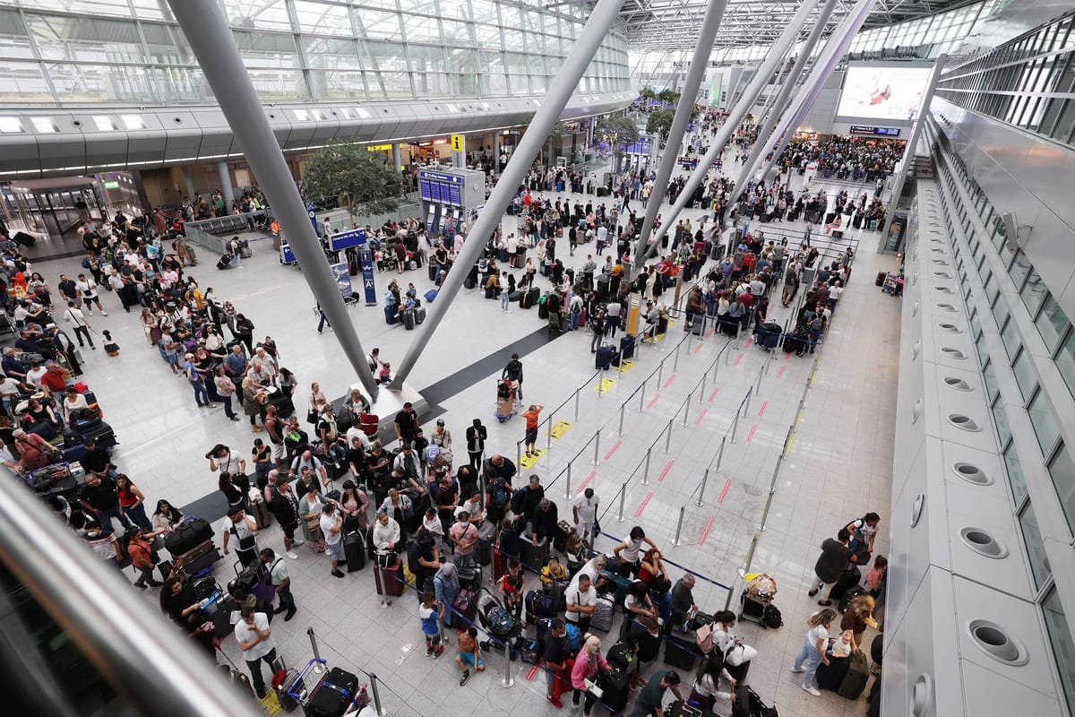 Flughafenchaos deutschlandweit: Verdi setzt mit Warnstreik die Republik unter Druck