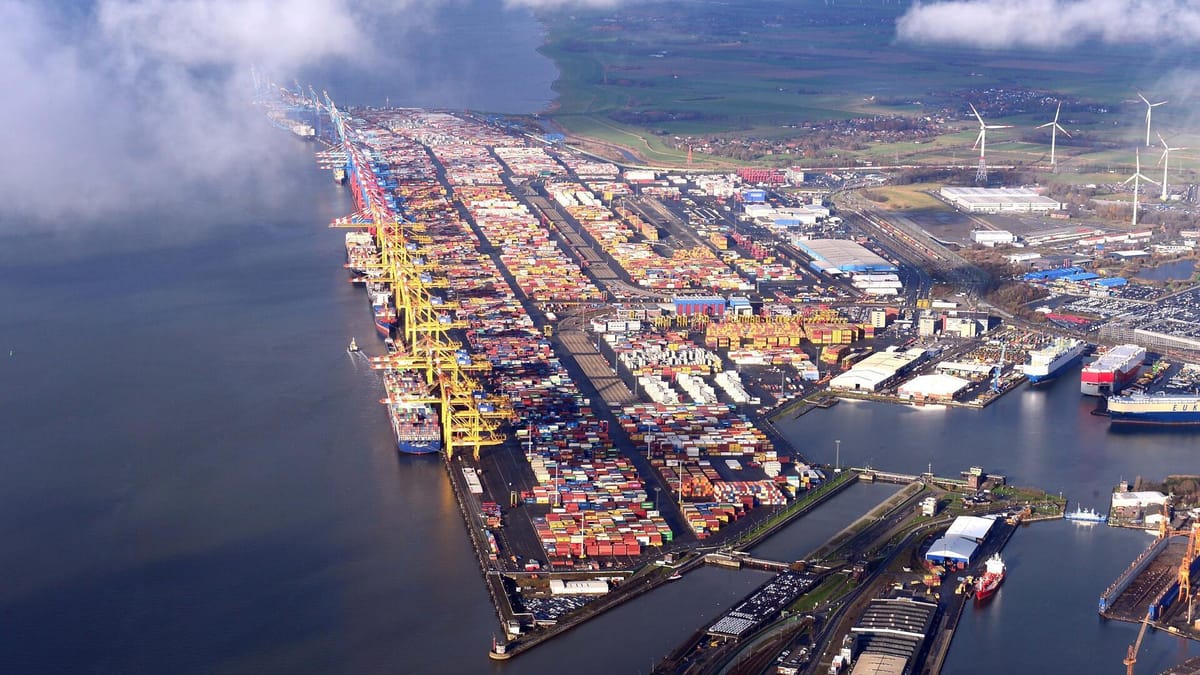 Deutschlands Hafenstrategie: Zu spät, zu wenig?