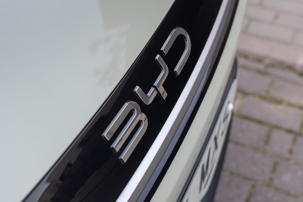 Wüste, Strom & Machtspiele – Wie BYD Saudi-Arabien erobern will