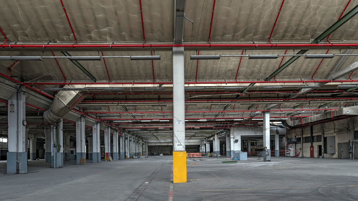 Industrie am Limit – Deutschlands Produktion fällt auf Corona-Tief zurück