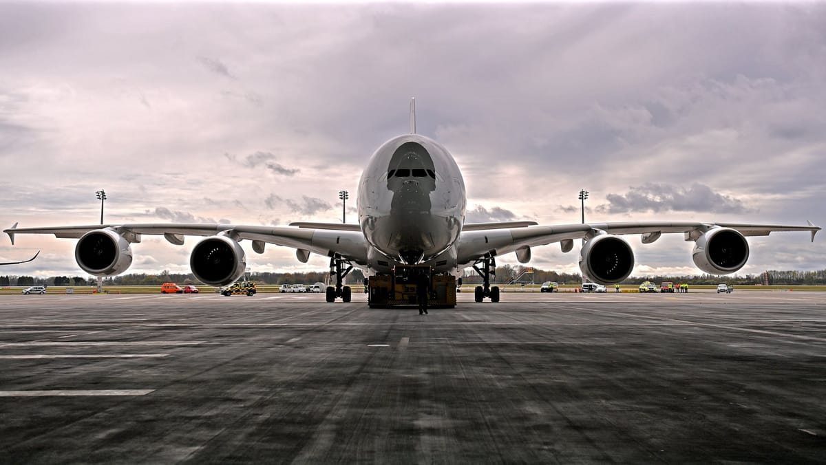 Leerflüge für Millionenchecks: Warum Airlines ihre Jets halbleer um die Welt schicken
