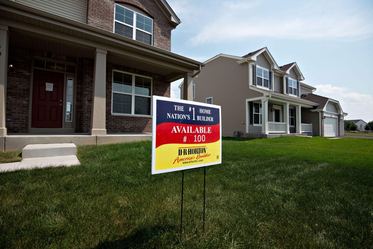 Platzen die Deals: Warum Amerikas Immobilienmarkt im Sommer 2025 ins Stocken gerät
