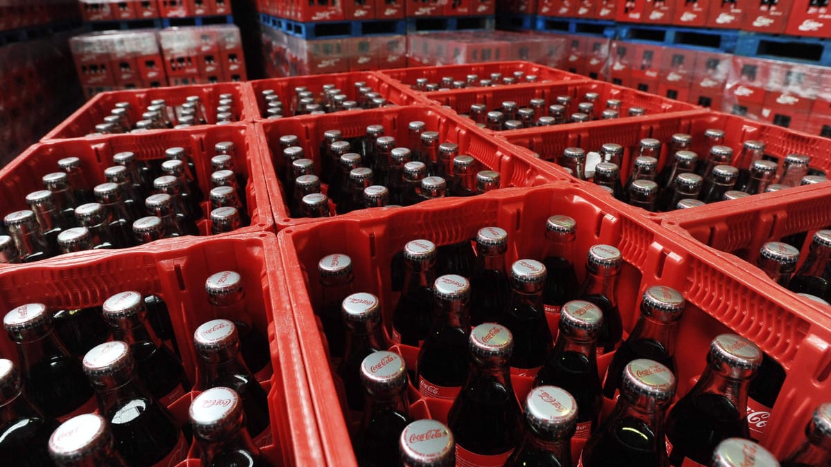 Flucht in die Zucker-Festung: Warum das US-Zoll-Beben die Coca-Cola-Aktie befeuert