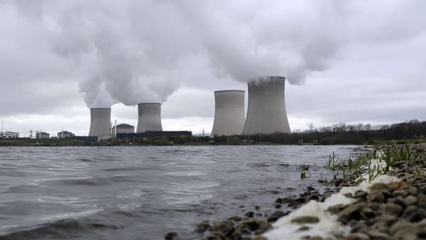 Atomwende in Frankreich: Paris setzt auf Kernkraft statt Erneuerbare Energien