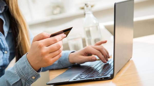 Vorsicht Kostenfalle: Die versteckten Risiken von Ratenkrediten bei Online-Einkäufen