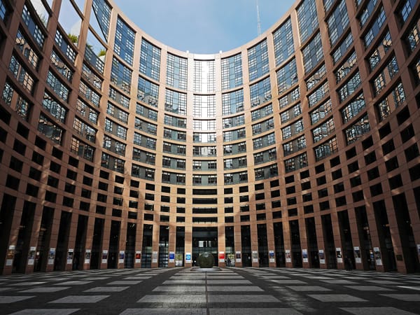 Deutschlands Bauherren in der Zange: EU-Richtlinie treibt Kosten in die Höhe!