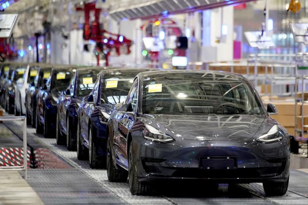 Absatzeinbruch bei Tesla erschüttert den Elektroauto-Pionier
