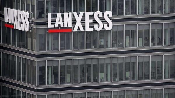 Erstickt LANXESS durch seine hohen Schulden?