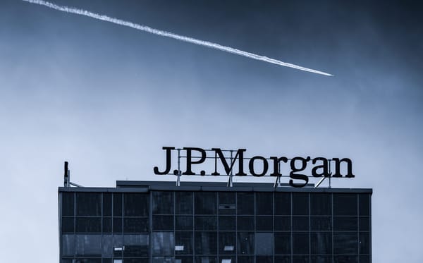 JPMorgan hebt Prognose für Zinserträge an