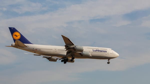 Sicherheitslandung: Lufthansa-Maschine kehrt nach Frankfurt zurück