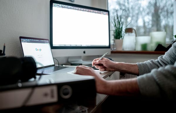 Home Office Blues? Lüften ist das neue Yoga!