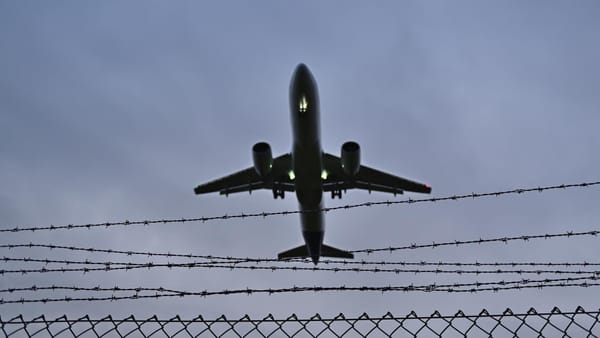 63.000 Euro für sieben Migranten: Der absurde Preis der Abschiebung