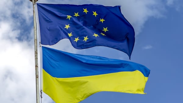Europa zahlt, Trump schweigt – wer rettet die Ukraine?