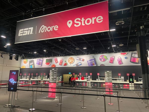 Crash auf der FIBO – Rapper Genetikk und die Rohgang sprengen die Fitness-Messe