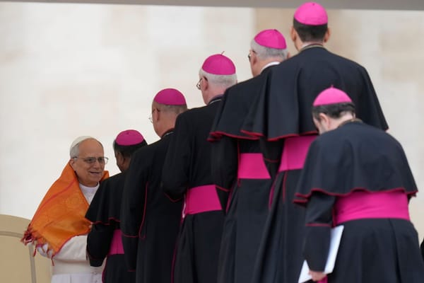 500 Euro vom Himmel? Warum der Papst-Bonus mehr ist als nur ein Geschenk