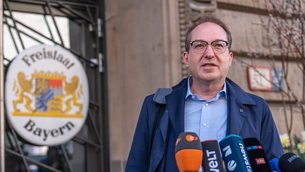 Dobrindts Kurswechsel an der Grenze – Deutschland schließt die Scheunentore