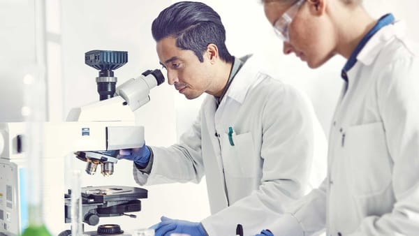 Biotech-Boom oder Blase? Warum der Gesundheitssektor gerade jetzt Anleger elektrisiert