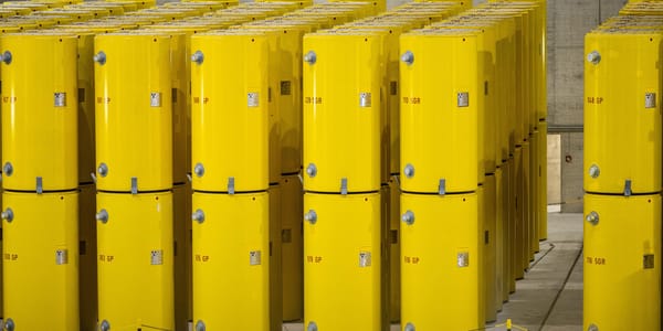 Tausend strahlende Fässer – und niemand will’s gewesen sein