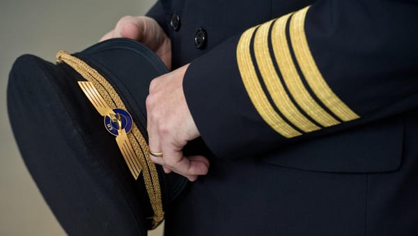 Ein Cockpit, zwei Klassen – Warum sich Lufthansa-Piloten über ihr Gehalt freuen dürfen