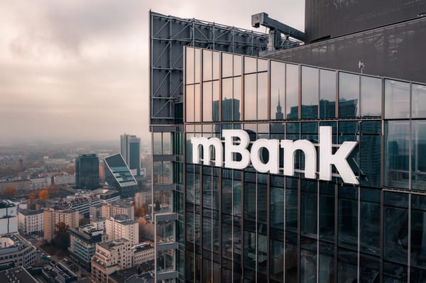 Rückendeckung aus Warschau – Wie die mBank plötzlich glänzt