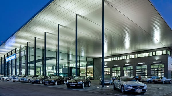 Mercedes verkauft sich klein – Händler liefern sich Wettbieten um Niederlassungen