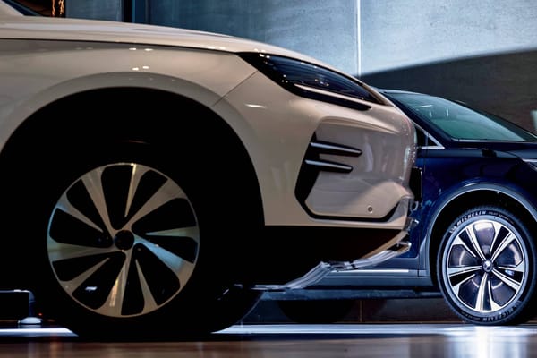BYD-Aktie im Sinkflug – warum der Tesla-Konkurrent ins Straucheln gerät