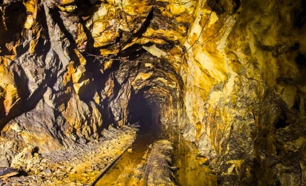Goldmacht im Schatten – wie Chinas Minenriese zum globalen Angreifer wird