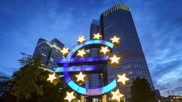 Inflation klettert über EZB-Ziel – Zinspause gerät ins Wanken