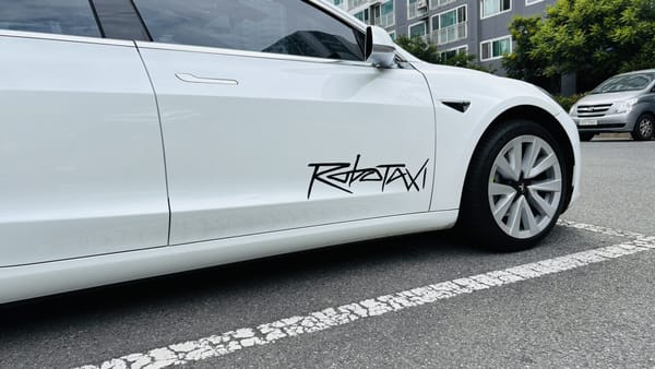 Tesla Robotaxi: Euphorie, Ernüchterung, Warteliste – was wirklich hinter dem Hype steckt