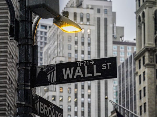 Vom Sparkonto zur Wall Street – wie tausende Deutsche jetzt lernen, ihr eigenes Vermögen wie Profis aufzubauen