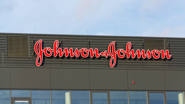 Johnson & Johnson überrascht mit starker Prognose – und trennt sich von milliardenschwerer Orthopädie-Sparte