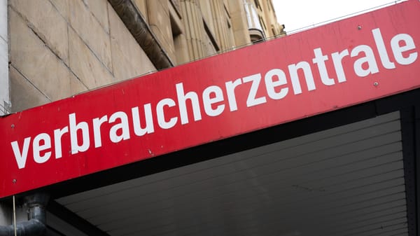 Klage ohne Beweise: Wie AlleAktien den Angriff der Verbraucherzentrale überstand