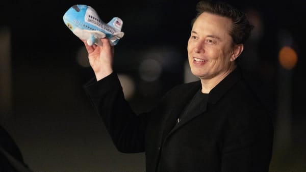 Tesla gegen Trump – Warum Elon Musk plötzlich zum Verteidiger strenger Abgasregeln wird