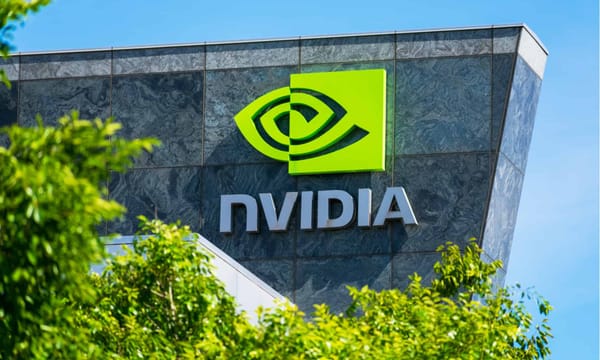 NVIDIA profitiert vom KI-Boom, während Microsofts KI-Chef vor Superintelligenz warnt