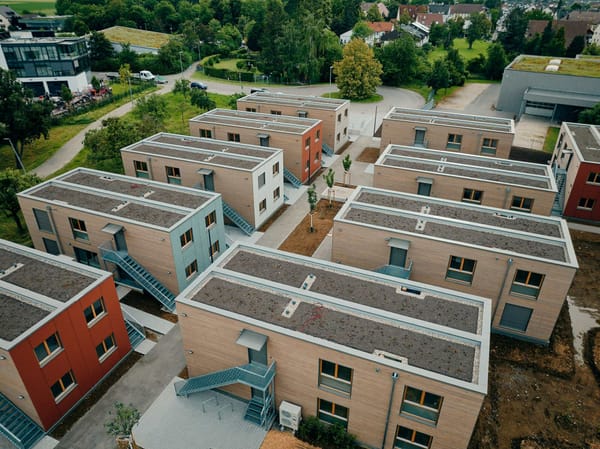 Großunterkünfte treiben Migrationkosten auf Rekordniveau