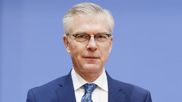 Wirtschaftsweiser warnt vor Sozialabgaben von über 60 Prozent