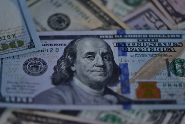 Markt-Beben: Warum der Dollar plötzlich implodiert und Trumps Plan scheitert