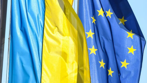 EU-Milliarden für Kiew: Parlament ebnet Weg für 90-Milliarden-Darlehen