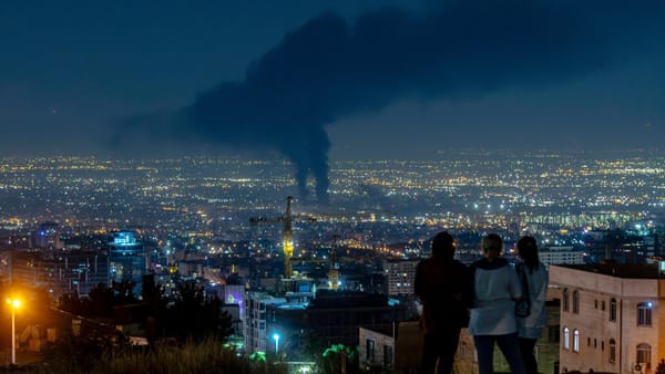 Regionaler Flächenbrand: Iran startet massiven Vergeltungsschlag gegen US-Basen